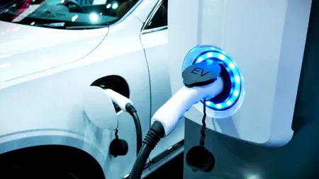 România vrea o rețea de 18.000 de staţii de încărcare a vehiculelor electrice. De unde vin banii
