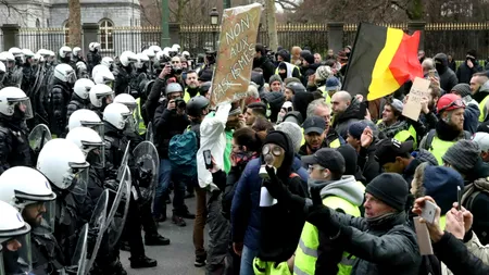 Au fost văzute steaguri olandeze, poloneze, franceze şi româneşti: Protest în Belgia, împotriva restricţiilor sanitare (VIDEO)