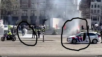 Un olandez s-a incendiat, cu tot cu mașină, în Piața Dam din Amsterdam (Video)
