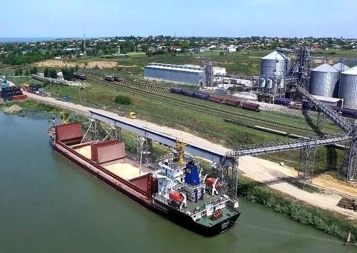 Instalațiile portuare asigură operarea tuturor tipurilor de mărfuri