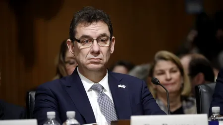 CEO-ul Pfizer îi numește „criminali” pe cei care transmit informații false despre vaccinul anti-COVID