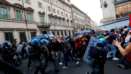 Ample proteste la Roma împotriva certificatului sanitar (video)