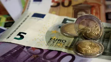 „Salariu minim” de peste două mii de euro: unde în Europa sunt cele mai mari salarii?