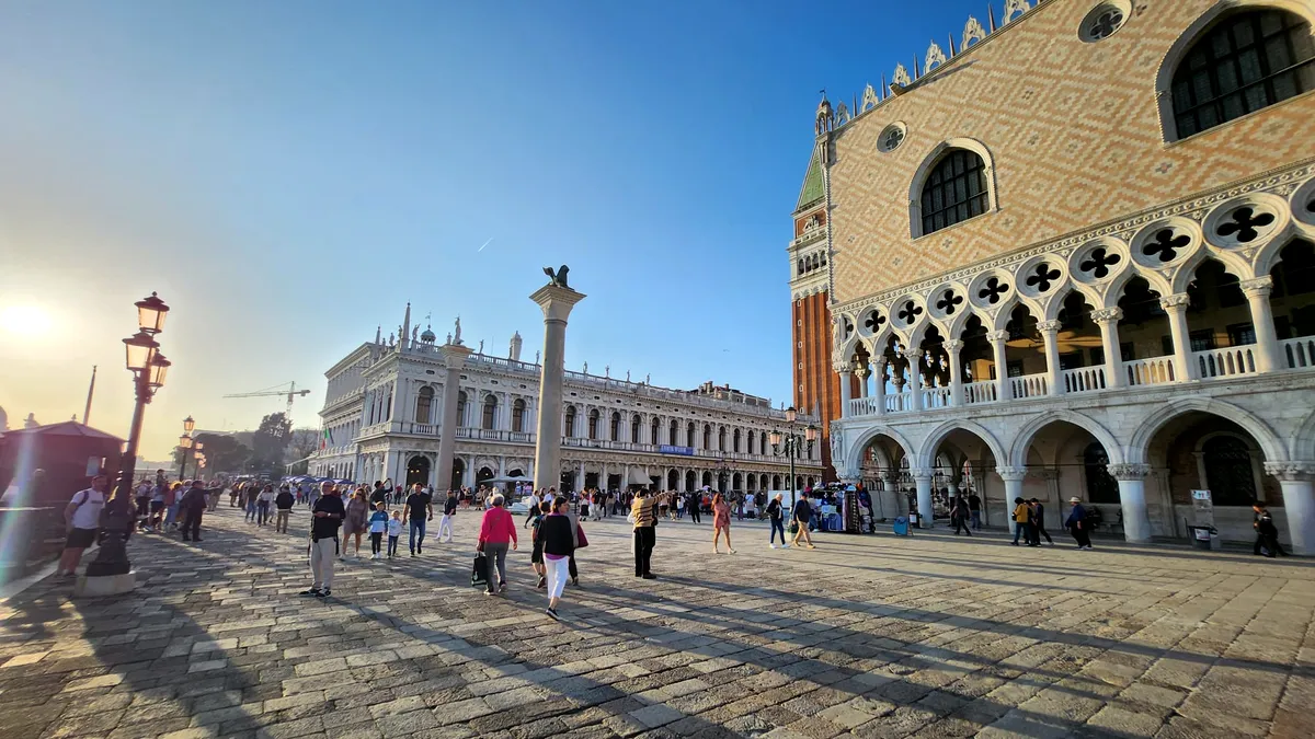 Wizz Air mai deschide o rută de la Craiova! Zbor direct către una dintre cele mai vizitate destinații din lume. Este unică