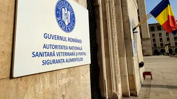 Alertă alimentară în România: semințe de mac, miere și conserve retrase de urgență din supermarketuri