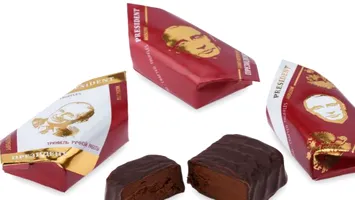 Bomboane de la Kremlin: Putin și-a pus fața pe ciocolată și a trimis-o la Washington. Diplomație cu zahăr și dinți sparți