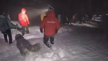 Salvamontiștii se luptă cu vremea pentru a salva 23 de turiști