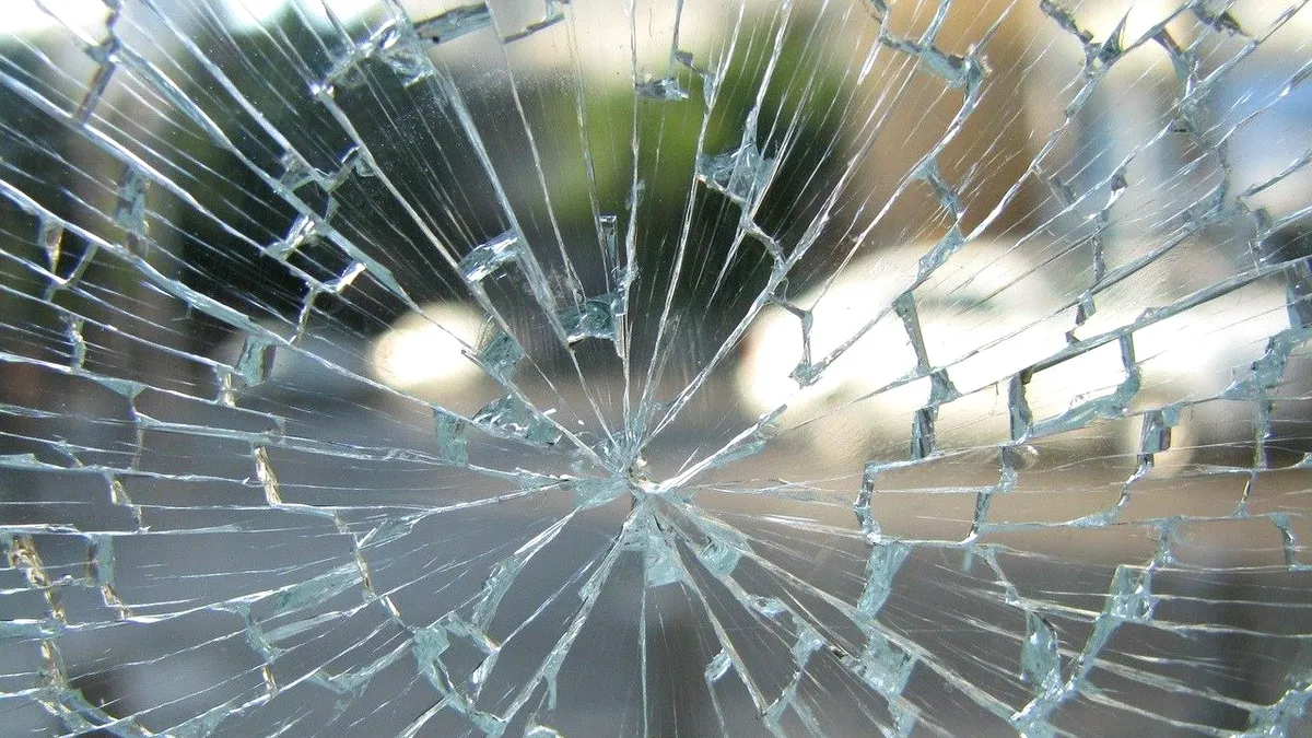 Accident grav în Vatra Dornei. Patru persoane au fost rănite