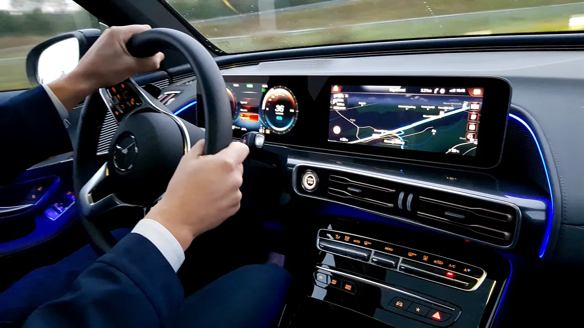 Mercedes Benz se focusează pe producția de mașini electrice