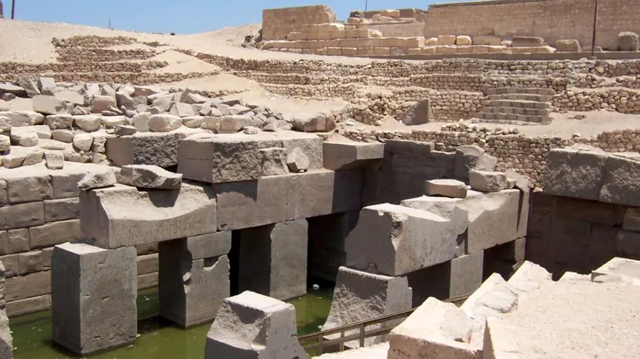 Orașele care ne privesc din texte. Ce-a mai rămas de descoperit