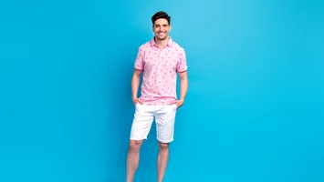 8 cele mai populare culori pentru pantaloni scurți