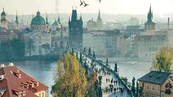 Orașul care cere turiștilor să nu mai fure pietrele din pavaj (Video)