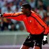 S-a mai stins o stea a fotbalului! Fiu de rege, a renunțat la coroană de dragul sportului