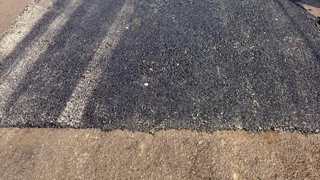 Intervenții rapide și reparații efectuate de echipele Infrastructură Sector 5 locale pe Drumul Floare de Colț, strada Chimirului și la intersecția străzilor Lăngești cu Poenița