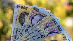 9,5 miliarde de dolari trimiși acasă. Românii plecați susțin economia mai mult decât investitorii străini