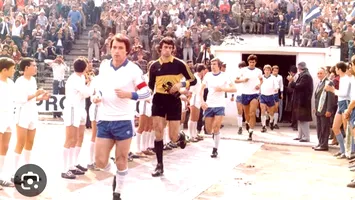 42 de ani de când Craiova Maxima intra, în premieră pentru fotbalul românesc, în careul de ași al Cupei UEFA (VIDEO)