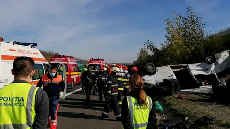 Accident grav pe A1: La fața locului acționează un elicopter și 15 echipaje medicale (FOTO)