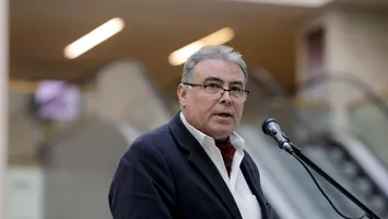 Iohannis, fă-te că lucrezi! Cioroianu: „Toată clasa politică trebuie să arate că lucrează. Inclusiv președintele... la final de mandat