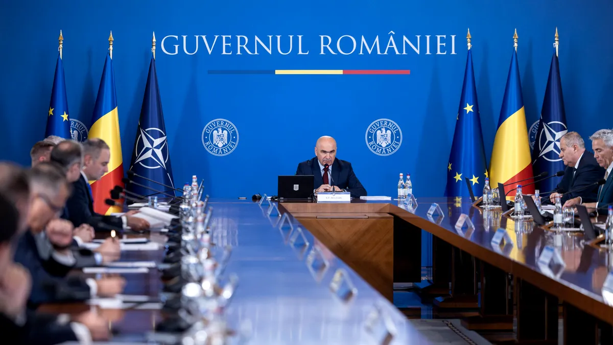 Politico, analiză despre România: Guvernul Bolojan se pregătește pentru un „botez al focului”