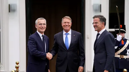 Președintele României confirmă că e în competiție cu premierul Olandei pentru a deveni liderul Alianței. Iohannis și Rutte au viziuni “ușor diferite” cu privire la viitorul NATO