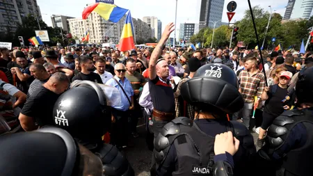 Protestul de la Guvern: oierii au venit cu revendicări, AUR și georgiștii cu zavera