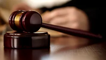 Pacienți bătuți, umiliți și agresați. Patru angajați ai Spitalului de Psihiatrie din Ștei, trimiși în judecată pentru rele tratamente