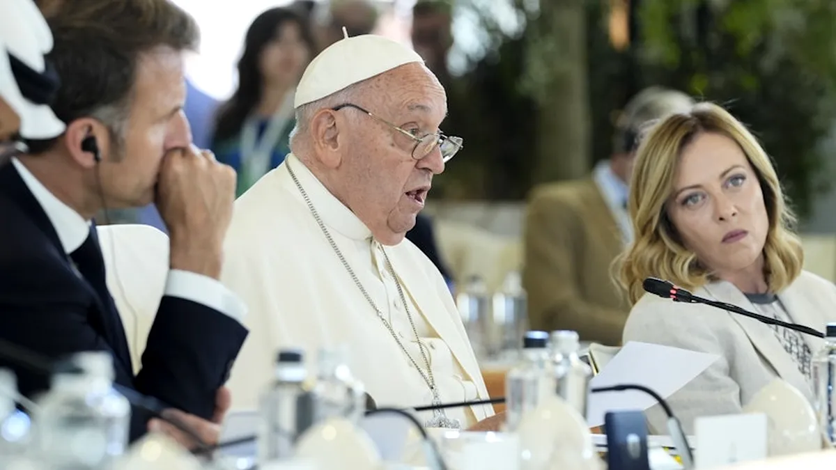Papa Francisc și arta de a râde cu Dumnezeu: o lecție de umor și respect