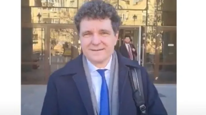 Nicușor Dan, în fața instanței la Ploiești: Campanie electorală cu… robe și avocați