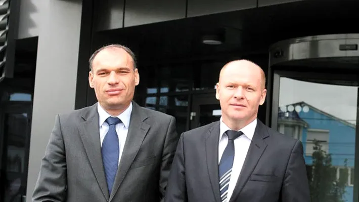 Vor Carrefour, dar nu au bani. Frații Dedeman, blocați la o tranzacție de 823 milioane de euro