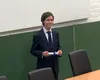 Performanță academică fără precedent: doctorat în fizică cuantică la doar 15 ani. Visează să creeze „supraoameni”