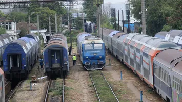 România trece la ora de vară, în weekend. Cum va fi afectată circulaţia trenurilor