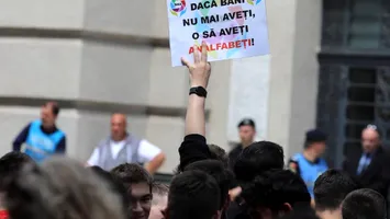 An școlar cu gust amar: proteste, tensiuni și incertitudine în prima zi de cursuri