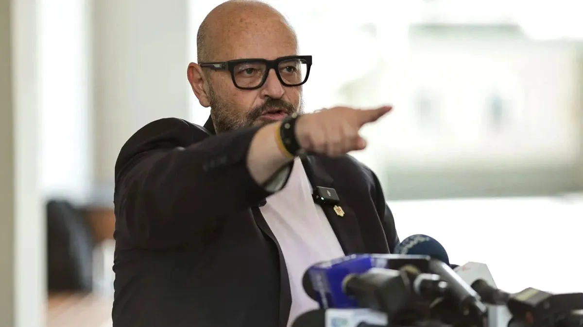 Piedone îl desființează pe Ciucu: Nu a știut care este rolul funcției pe care o ocupă