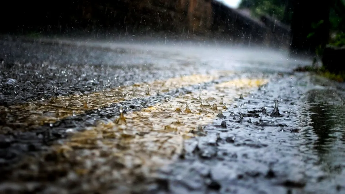 ANM: Cod galben de ploi consistente în 14 judeţe, până marţi seara; vreme oscilantă şi în Bucureşti