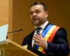 Ciprian Ciucu pune la zid sistemul, dar zilnic e flancat de doi oameni ai sistemului