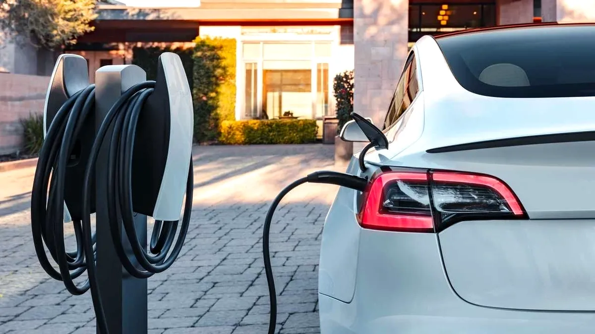 O nouă taxă pentru posesorii de mașini electrice. Motivul introducerii ei