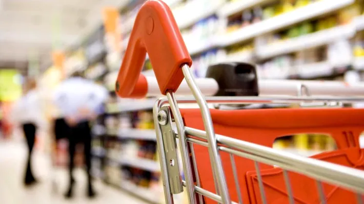 Iluzia ieftinului: plătim 64 de euro pe ce alții cumpără cu 100, dar rămânem fără rest în buzunar