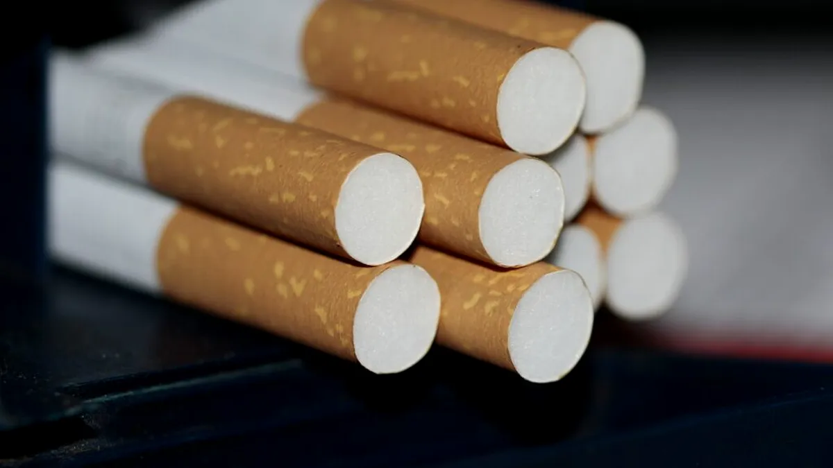 Lege promulgată: Magazinele care vând produse din tutun minorilor, închise la a doua abatere