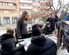 Copii ținuți în frig la Târgu Jiu, pentru vizita ministrei Culturii, de Ziua Brâncuși (FOTO)