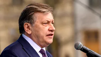 Crin Antonescu, din nou critic la adresa lui Nicușor Dan: Ce înseamnă să unești, nu să dezbini