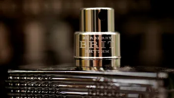 Coty, în dificultate, ar putea vinde parfumurile Burberry și Hugo Boss