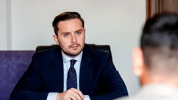 Stelian Bujduveanu acuză sectoarele că încasează toţi banii, în timp ce Primăria Generală rămâne cu datorii