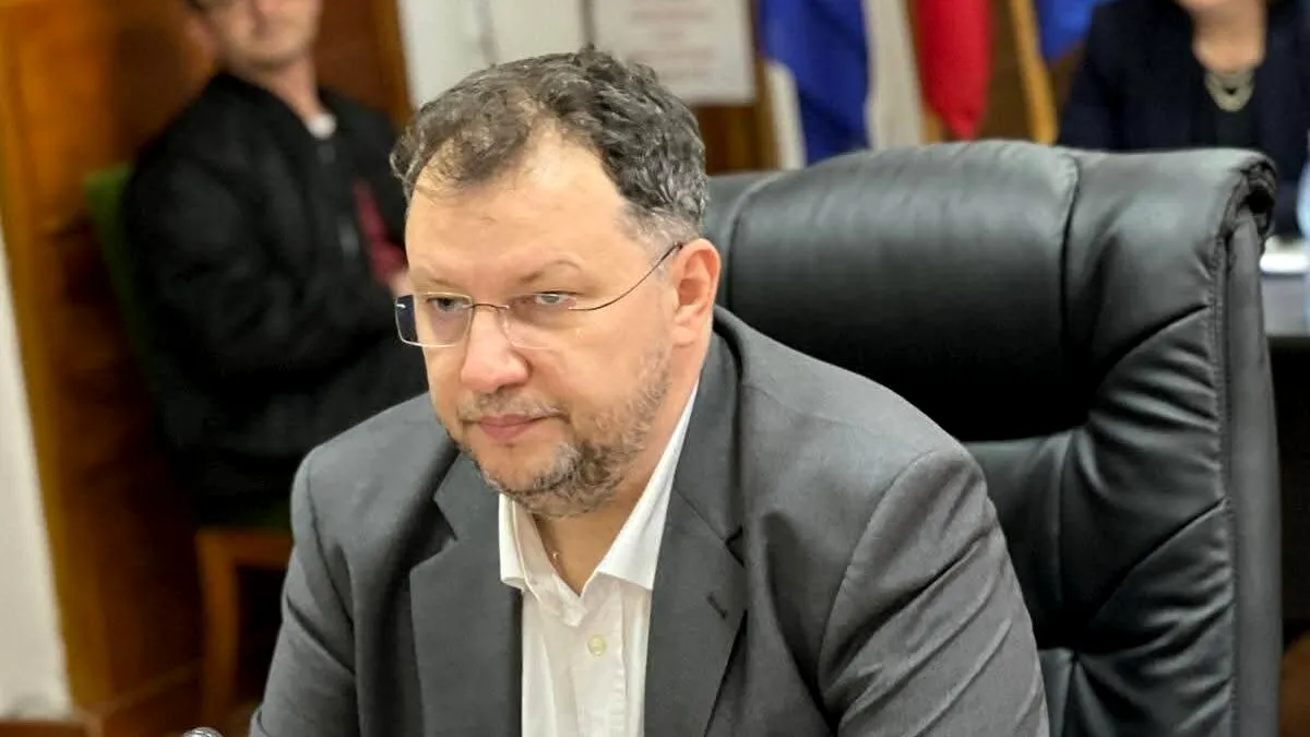 Suspiciuni de fraudă a votului, după Consiliulul Național în PNL. Toma Petcu: 250 de colegi din 800 nu au participat sau au votat împotrivă