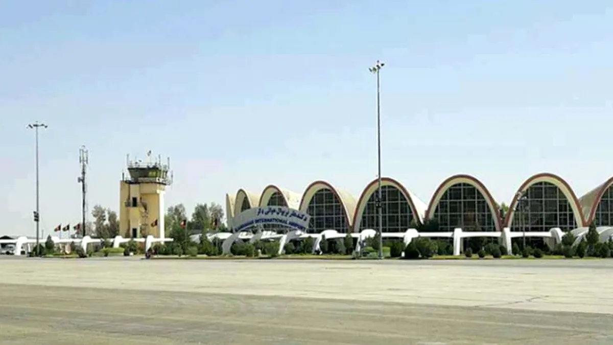 Aeroportul din Kandahar, ținta a trei rachete: Pista a fost avariată, iar zborurile anulate