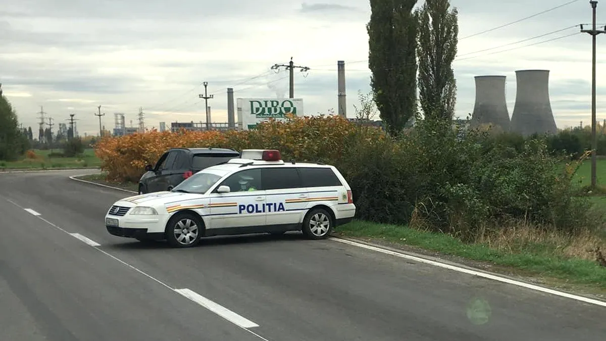 Șef înlocuit și polițiști anchetați după ce staționau ilegal pe șosea