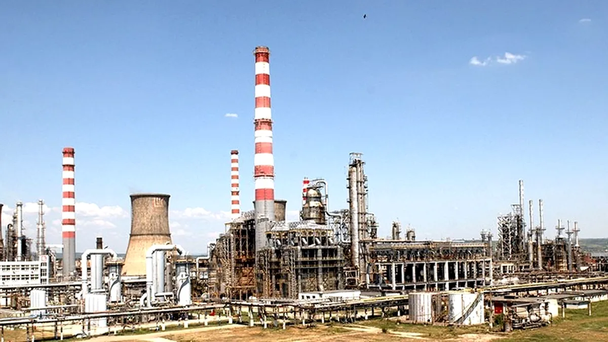 Se redeschide rafinăria Petrotel Lukoil