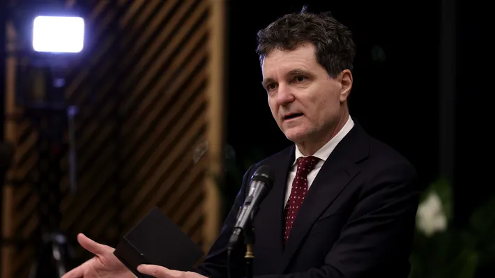 Nicușor Dan pune presiune pe coaliție: două legi întârziate și un avertisment clar privind taxele