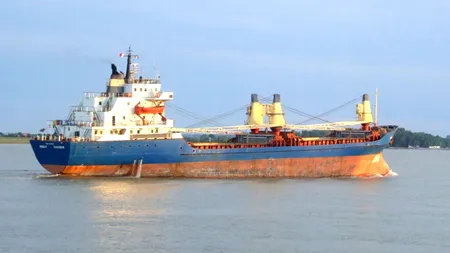 Navă românească implicată într-un accident în Ucraina. A fost lovită de un alt vas