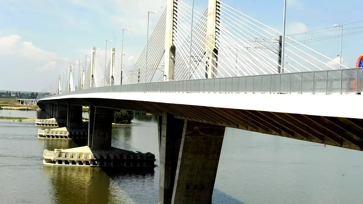 Un document semnat la Bruxelles prevede construirea a trei poduri peste Dunăre între Bulgaria și România