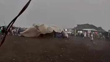 România, lovită de haosul meteo: un mort, zeci de răniți și distrugeri în serie.
